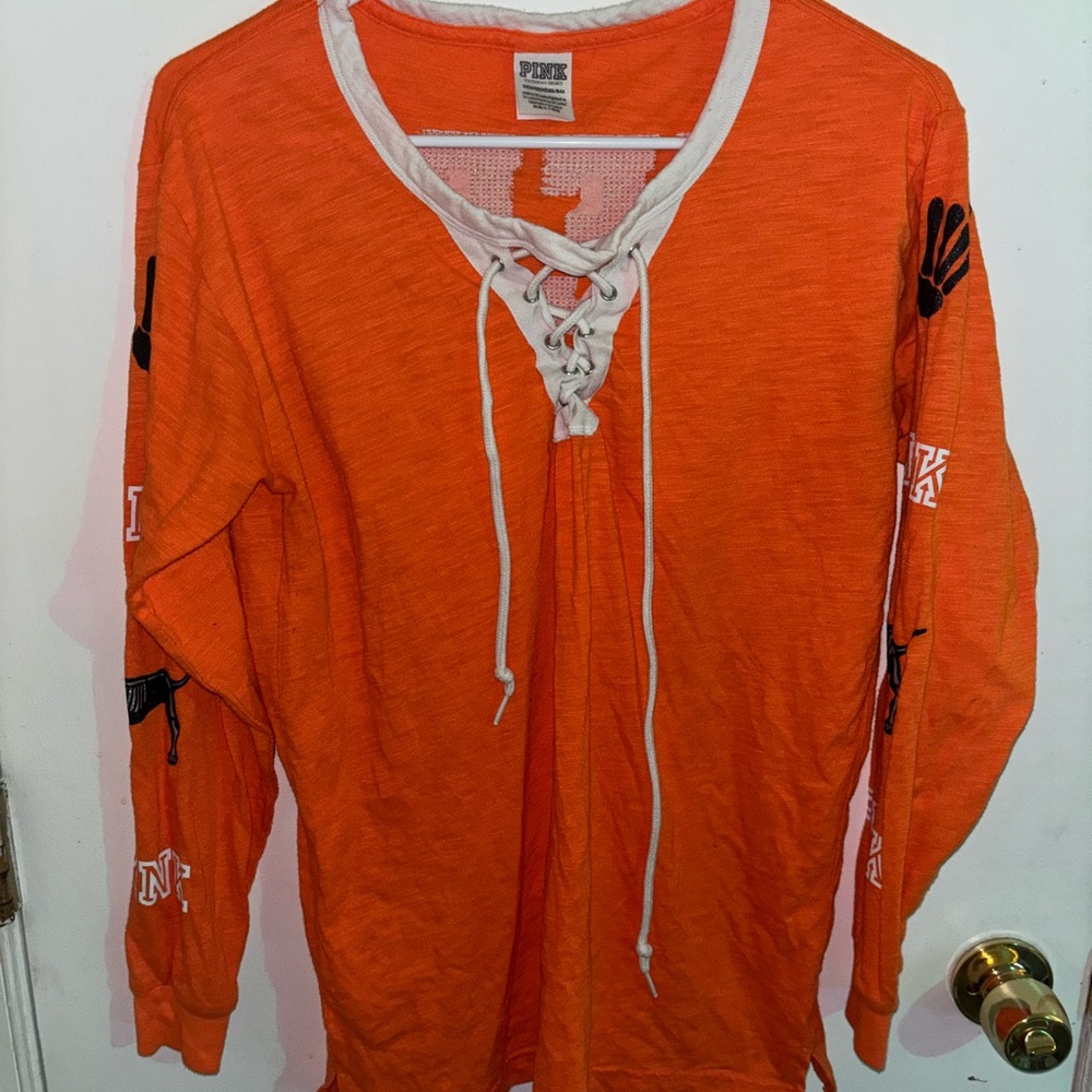 Size XS, runs more like a Medium-Large. Only worn a few times!